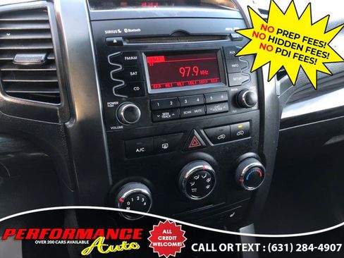 Used 2012 Kia Sorento LX w/ Convenience Pkg image 11