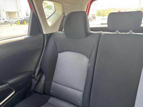 Used 2025 Kia Soul LX w/ LX Technology Package FWD image 34