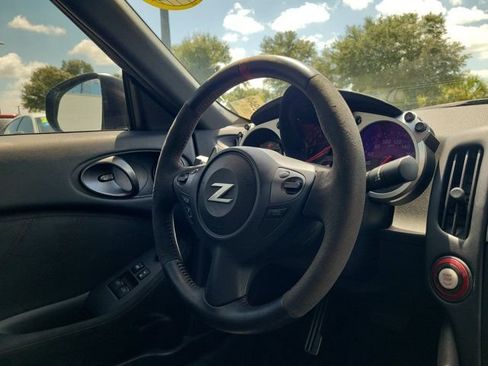 Used 2020 Nissan 370Z Coupe RWD image 4