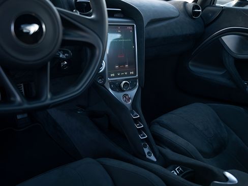 Used 2020 McLaren 720S Spider RWD image 43