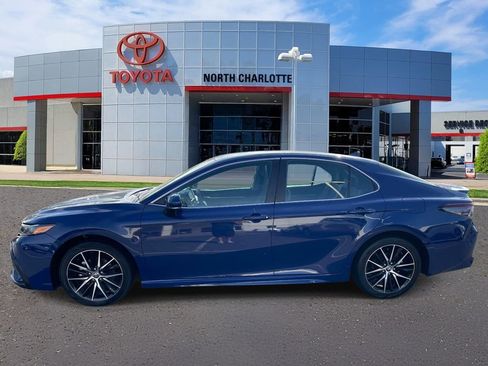 Used 2024 Toyota Camry SE w/ Convenience Package image 7