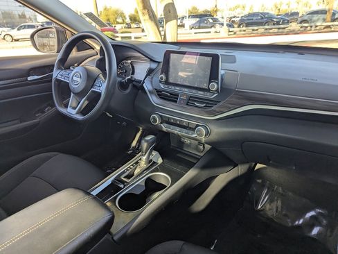 Certified 2024 Nissan Altima 2.5 SV image 13