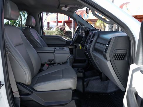 Used 2017 Ford F550 XL image 35