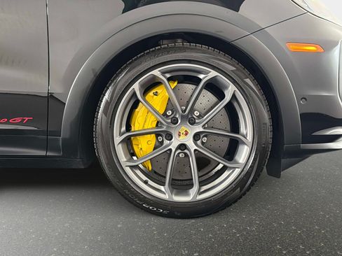 Used 2024 Porsche Cayenne Turbo GT AWD/4WD image 20