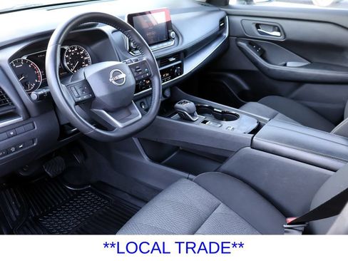 Used 2025 Nissan Rogue SV FWD image 3