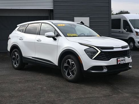 Used 2024 Kia Sportage LX image 2