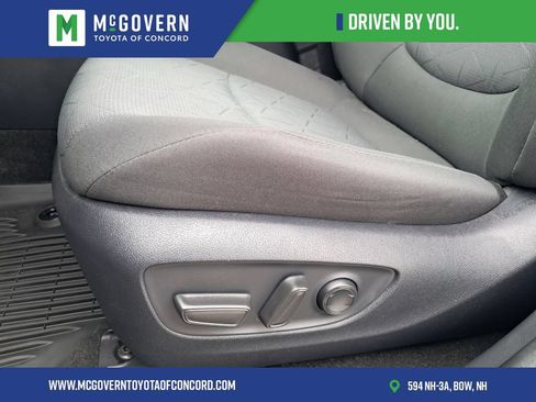 Used 2024 Toyota RAV4 XLE w/ Convenience Package AWD/4WD image 17