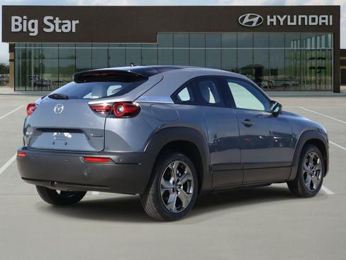 Used 2022 MAZDA MX-30 Electric w/ Premium Plus Pkg image 4