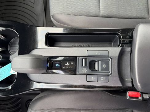 Used 2023 Toyota Prius LE FWD image 23