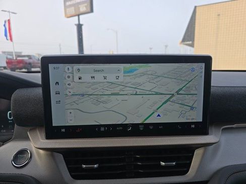 Used 2025 Ford Explorer Active image 16