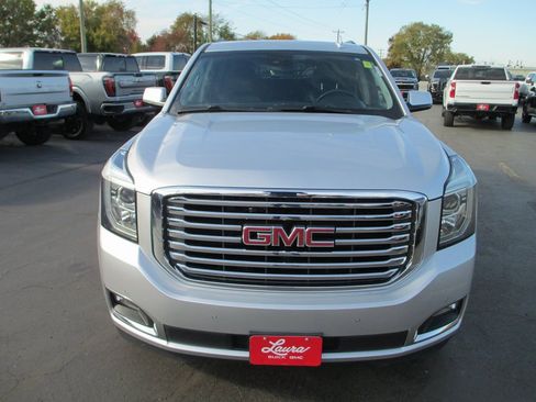 Used 2018 GMC Yukon XL SLT w/ Premium Edition image 10