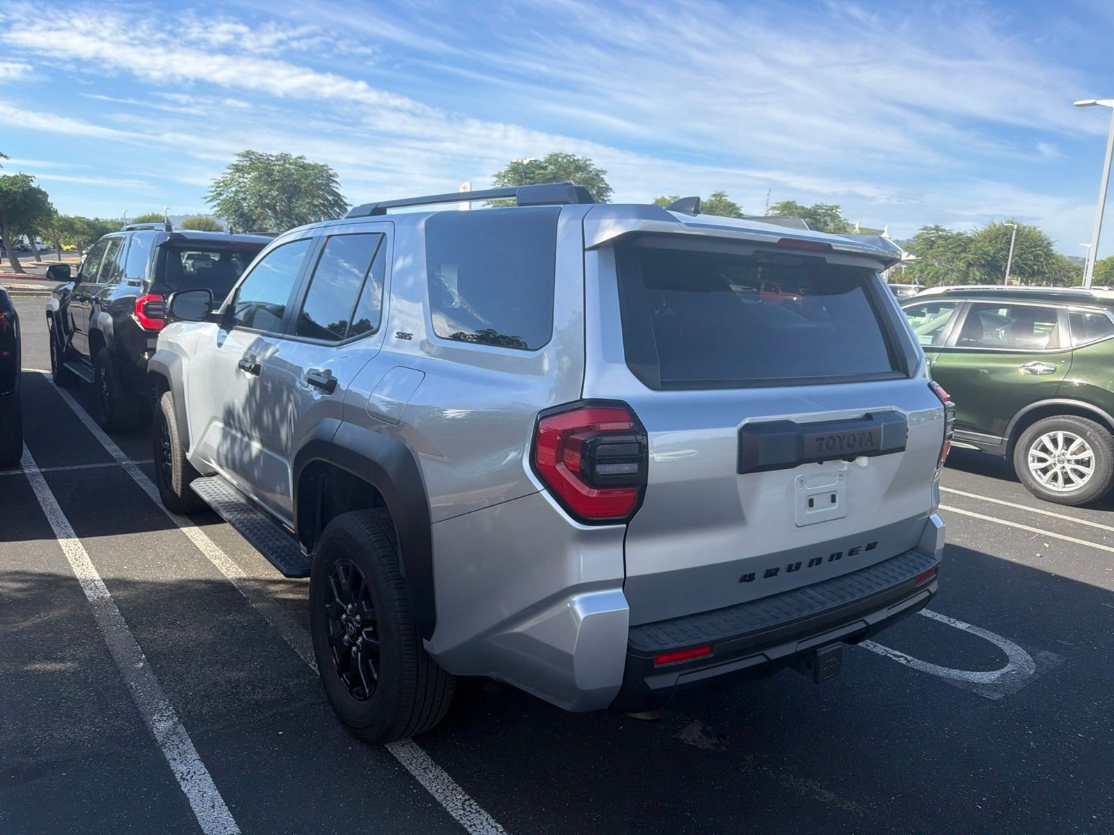 Used 2025 Toyota 4Runner SR5 AWD/4WD image 4