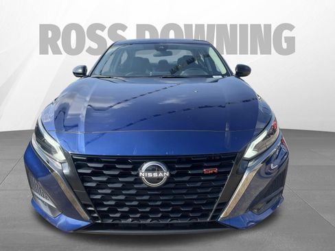 Used 2024 Nissan Altima 2.5 SR FWD image 2