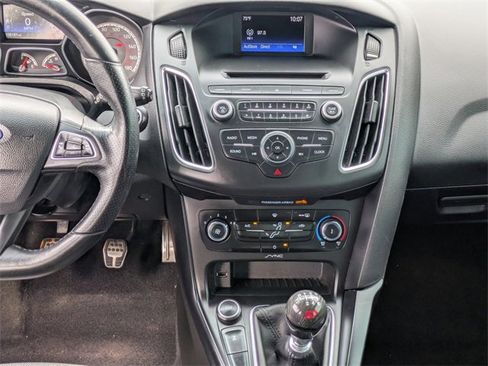Used 2017 Ford Focus ST image 17