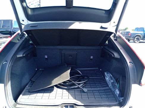 Used 2024 Volvo C40 P8 Recharge Plus image 11