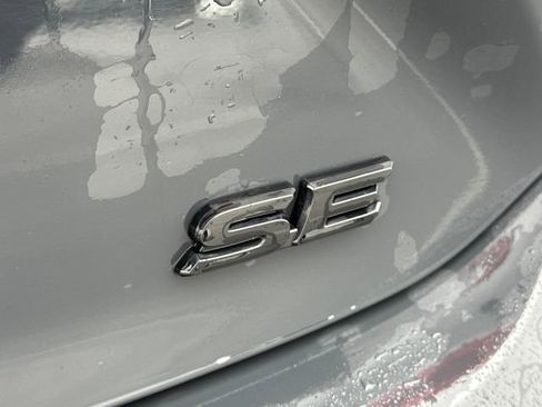 Used 2025 Toyota Camry SE image 17