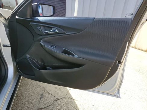 Used 2019 Chevrolet Malibu LS image 17