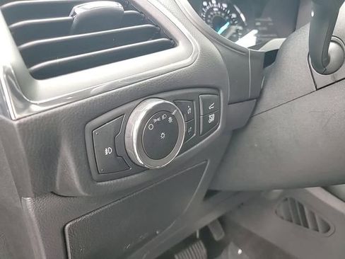 Used 2024 Ford Edge Titanium image 11