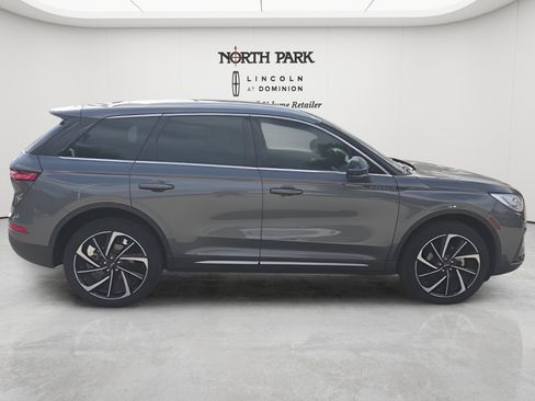 Used 2024 Lincoln Corsair Reserve w/ Equipment Group 201A FWD image 6