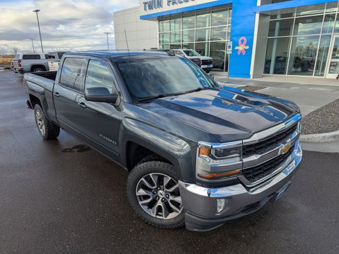 Used 2018 Chevrolet Silverado 1500 LT w/ All Star Edition image 4