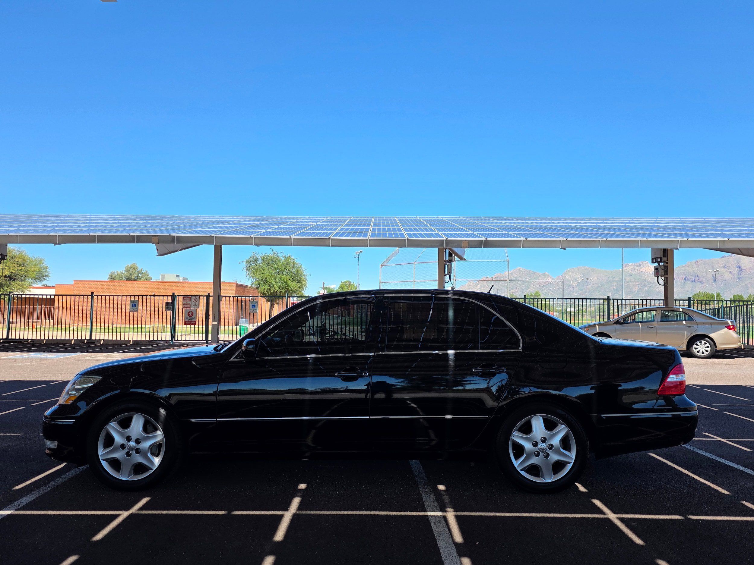 Used 2004 Lexus LS 430 RWD image 2
