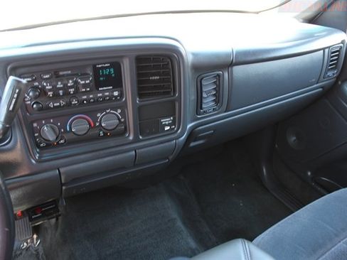 Used 2001 Chevrolet Silverado 2500 LS w/ Off-Road Skid Plate Pkg AWD/4WD image 8