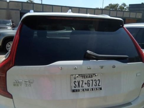 Used 2023 Volvo XC90 T8 Plus w/ Protection Package Premier image 17