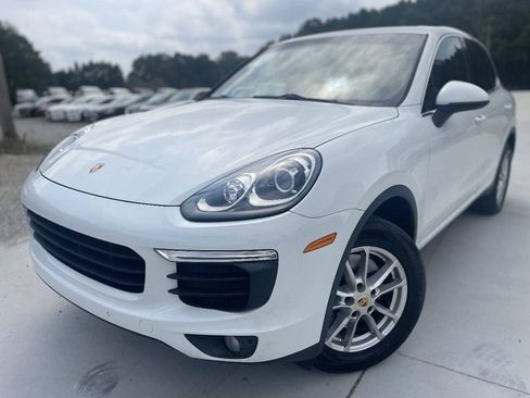 Used 2016 Porsche Cayenne AWD/4WD image 1