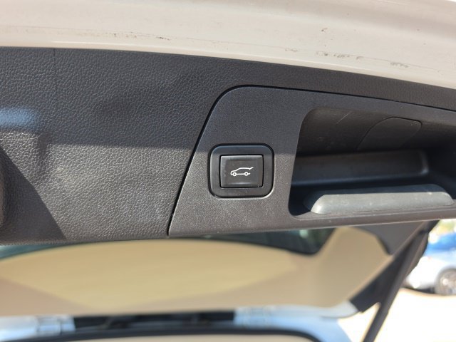Used 2017 Buick Envision Essence FWD image 14