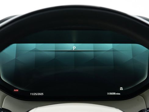 Used 2025 Land Rover Range Rover SE image 33