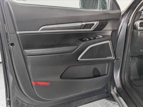 Used 2020 Kia Telluride LX FWD image 13