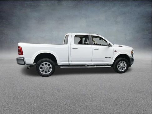 Used 2022 RAM 3500 Laramie AWD/4WD image 3