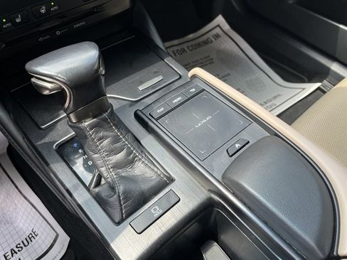 Used 2021 Lexus ES 250 w/ Premium Package AWD/4WD image 29