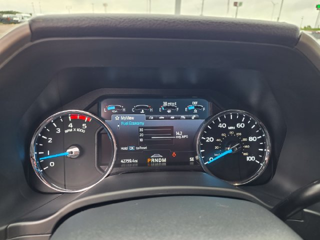 Used 2022 Ford F250 Lariat w/ Lariat Ultimate Package AWD/4WD image 32