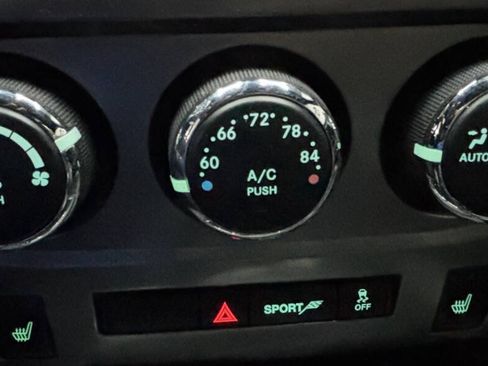 Used 2014 Dodge Challenger R/T RWD image 24