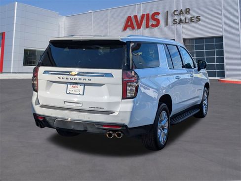 Used 2023 Chevrolet Suburban Premier image 6