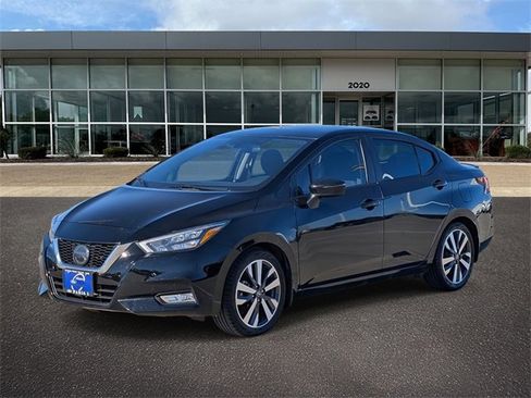 Used 2020 Nissan Versa SR w/ Convenience Package image 3