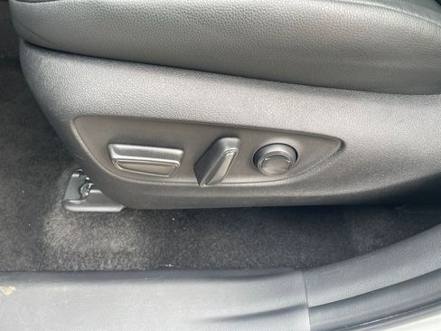 Used 2025 Toyota Grand Highlander FWD image 24