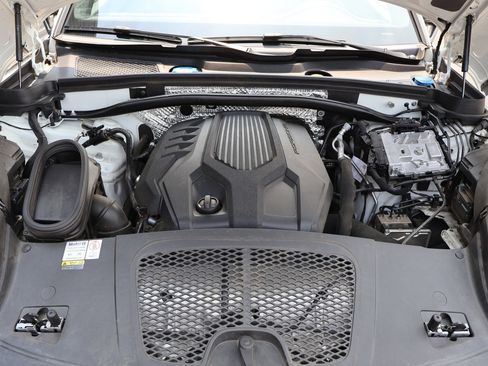Certified 2023 Porsche Macan Turbo AWD/4WD image 35