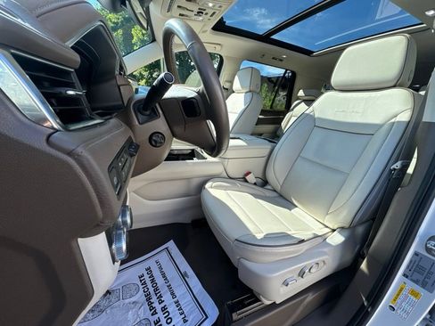 Used 2023 GMC Yukon Denali AWD/4WD image 15