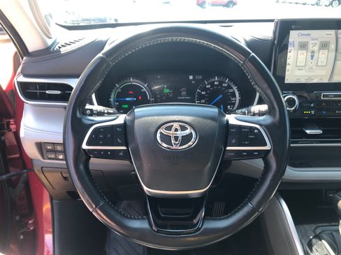 Used 2021 Toyota Highlander Platinum AWD/4WD image 13