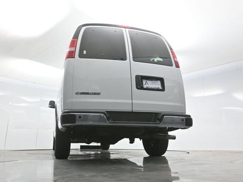 Used 2025 Chevrolet Express 3500 LT w/ LT Preferred Equipment Group RWD image 57