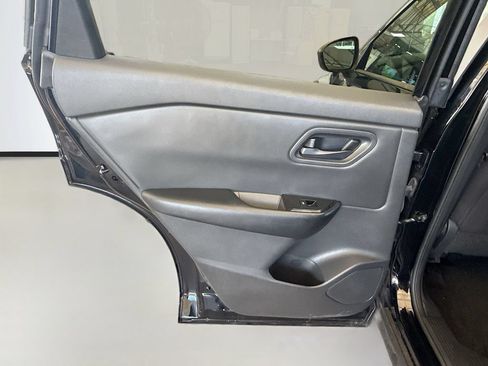 Used 2024 Nissan Rogue S AWD/4WD image 25