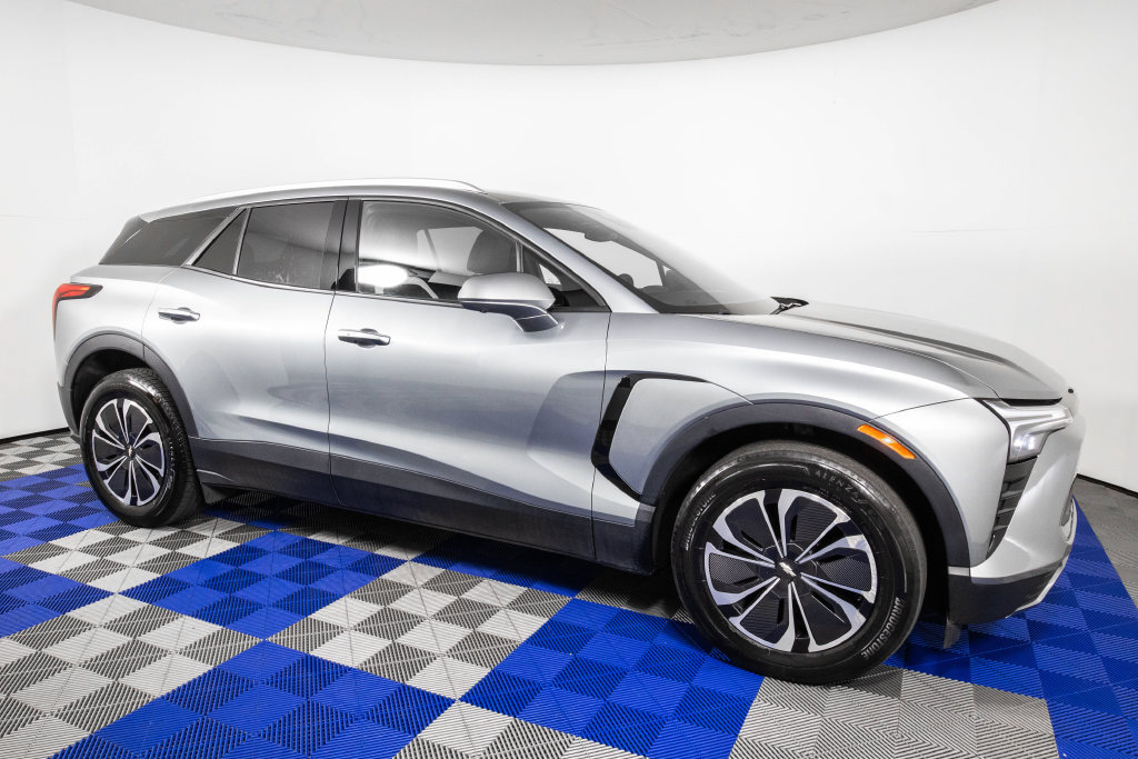 Used 2024 Chevrolet Blazer EV LT AWD/4WD image 3