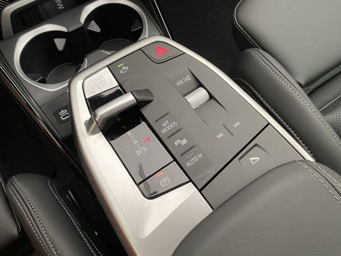 Used 2025 BMW X1 xDrive28i w/ Technology Package image 28