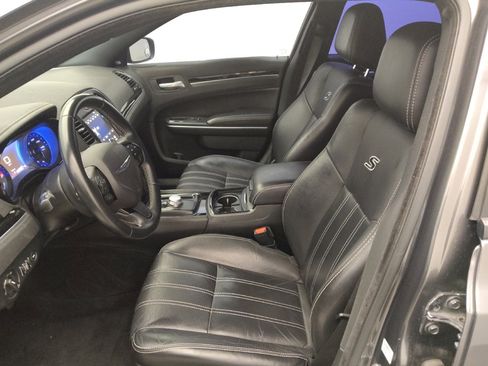 Used 2018 Chrysler 300 S image 17