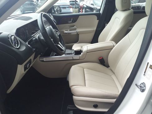 Certified 2023 Mercedes-Benz GLB 250 4MATIC w/ Premium Package image 23