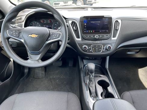 Used 2024 Chevrolet Malibu LT FWD image 3