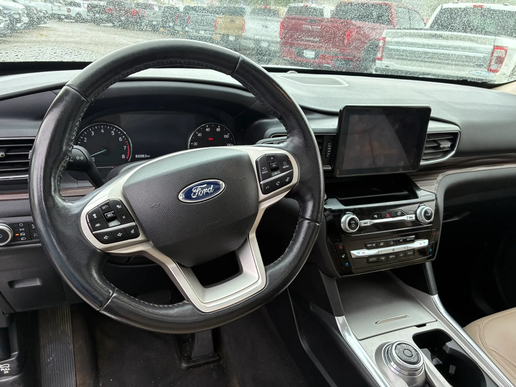 Used 2022 Ford Explorer Limited w/ Class IV Trailer Tow Package AWD/4WD image 5