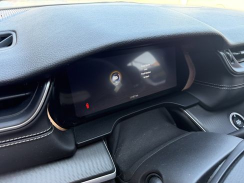 Used 2023 Jeep Grand Cherokee Altitude image 12